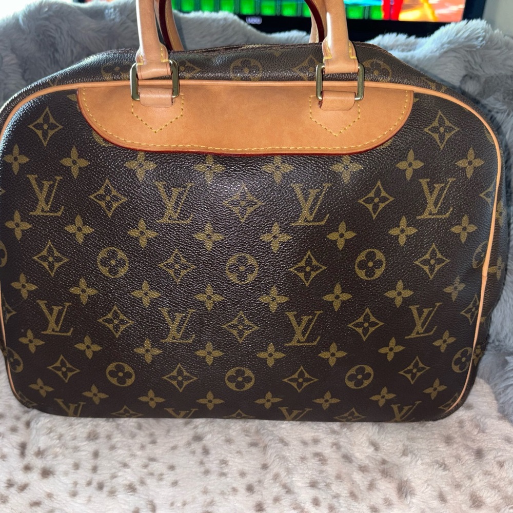 Louis Vuitton Monogram Deauville bag - Picture 2 of 13